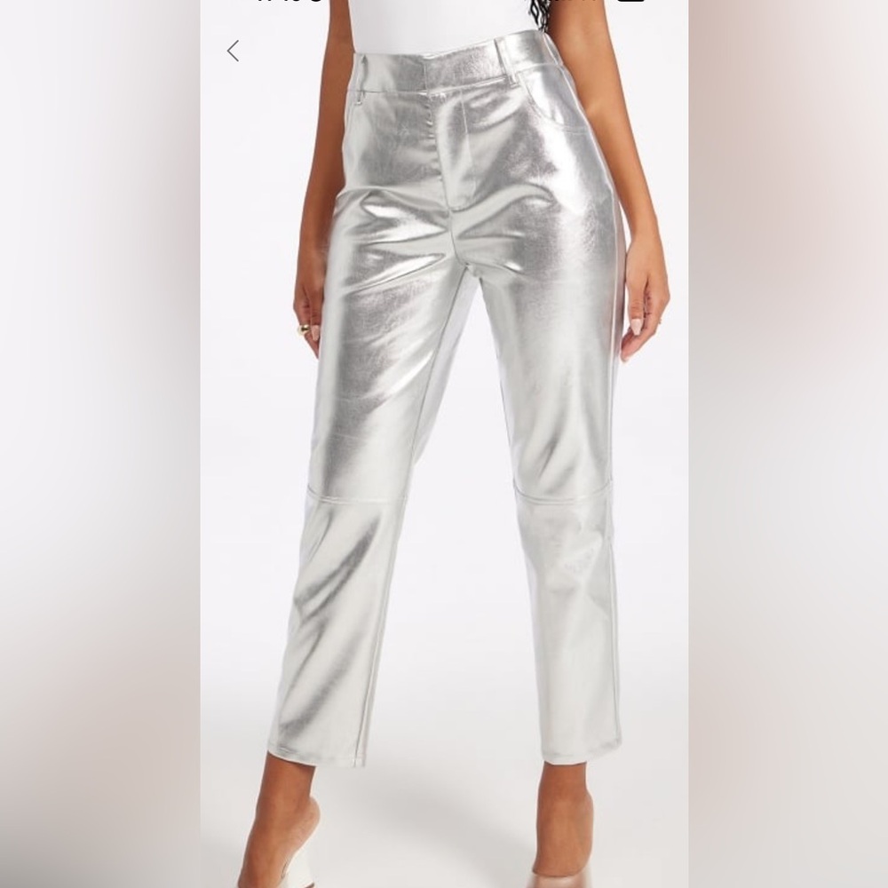 NWT Silver Faux Leather Cropped Pants – High-Waisted Metallic Trousers (Size M)